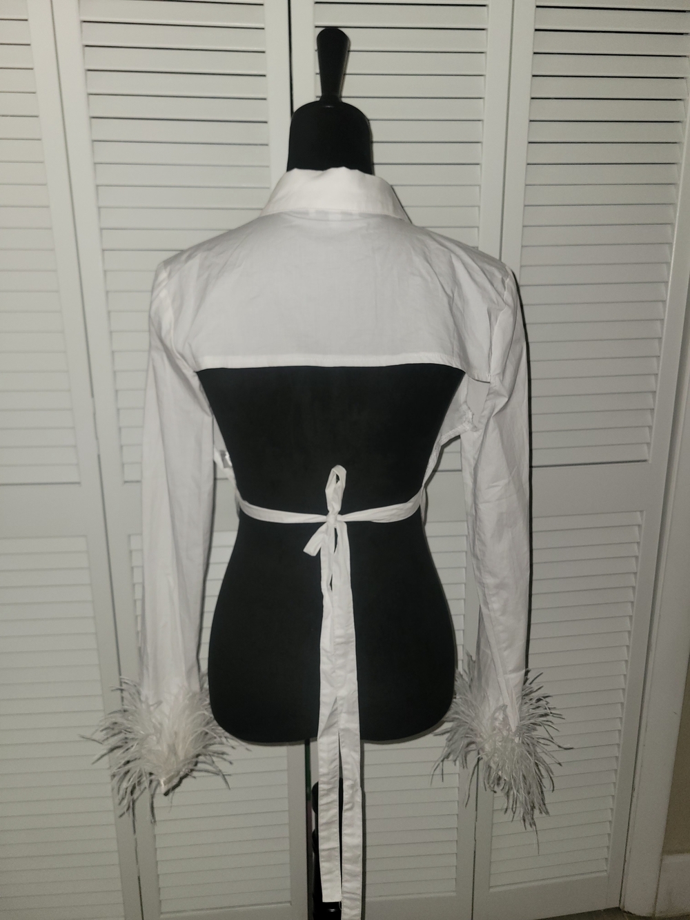 Cropped White Button-Front Women's Shirt with Feather Cuffs